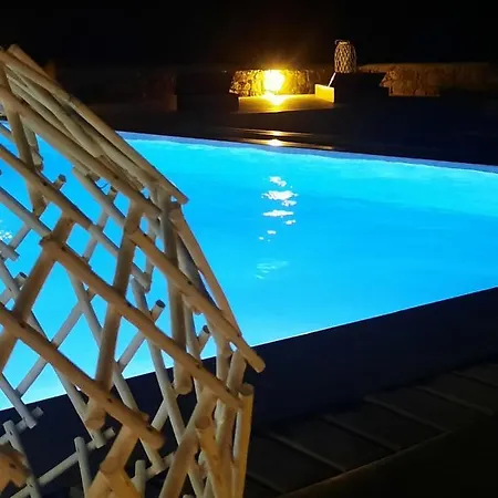 Terra White Seaview Pool & Apartment
