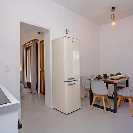Terra White Seaview Pool & Apartment Mykonos Town